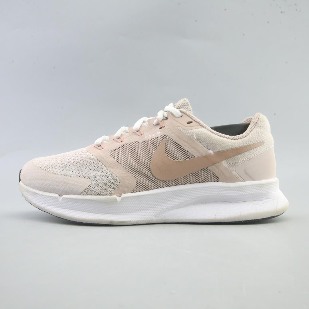 NIKE RUN SWIFT 3