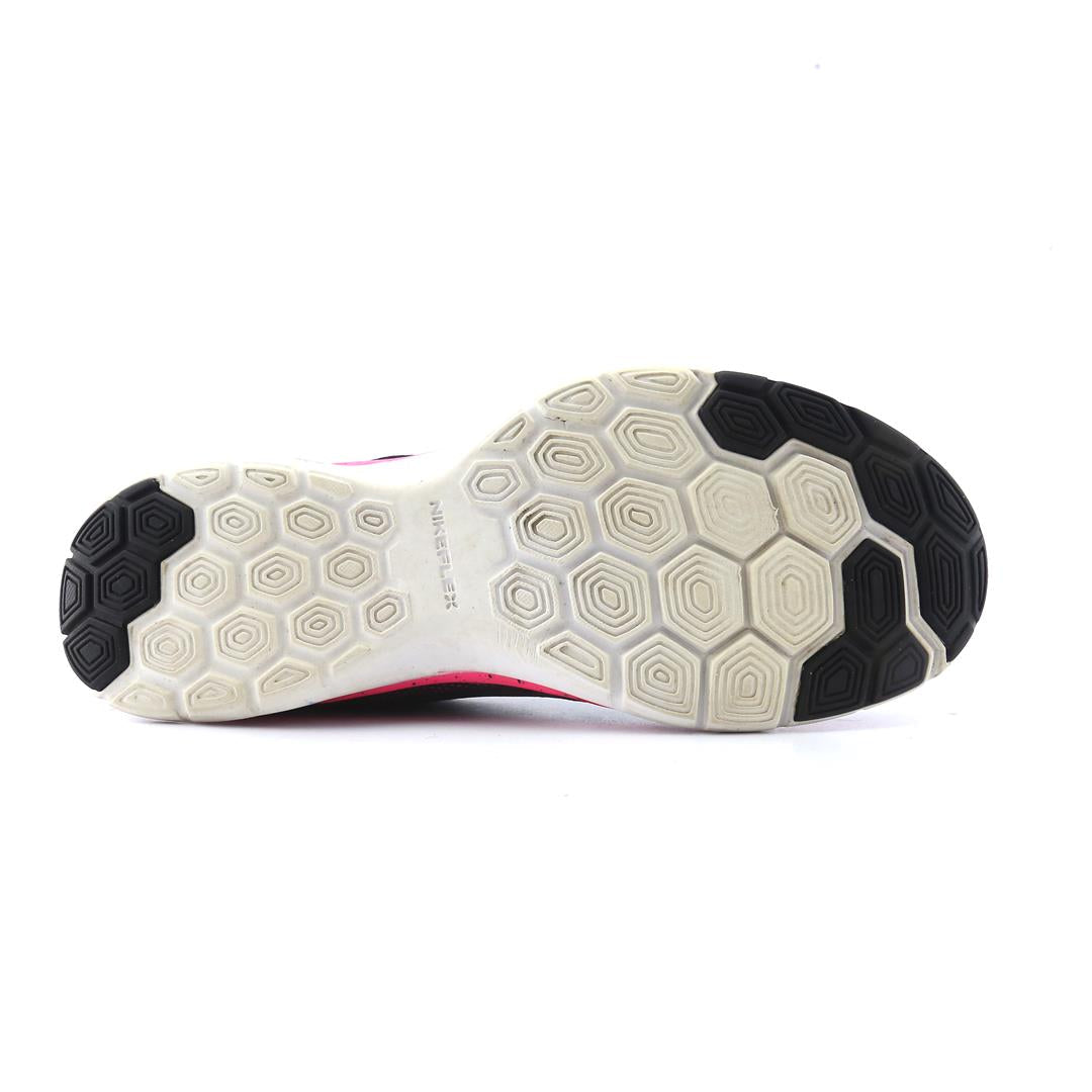 NIKE FLEX TR 6