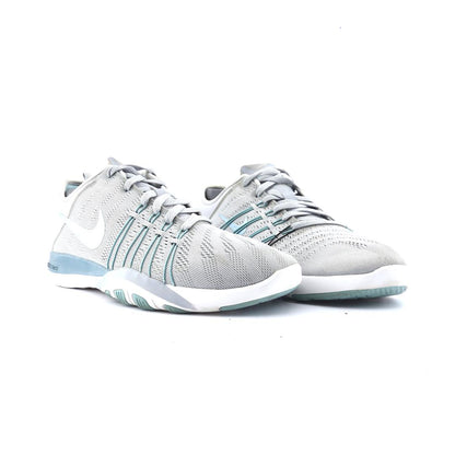 NIKE  FREE TR 6