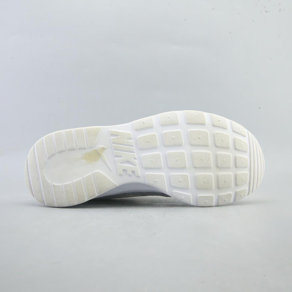 NIKE TANJUN