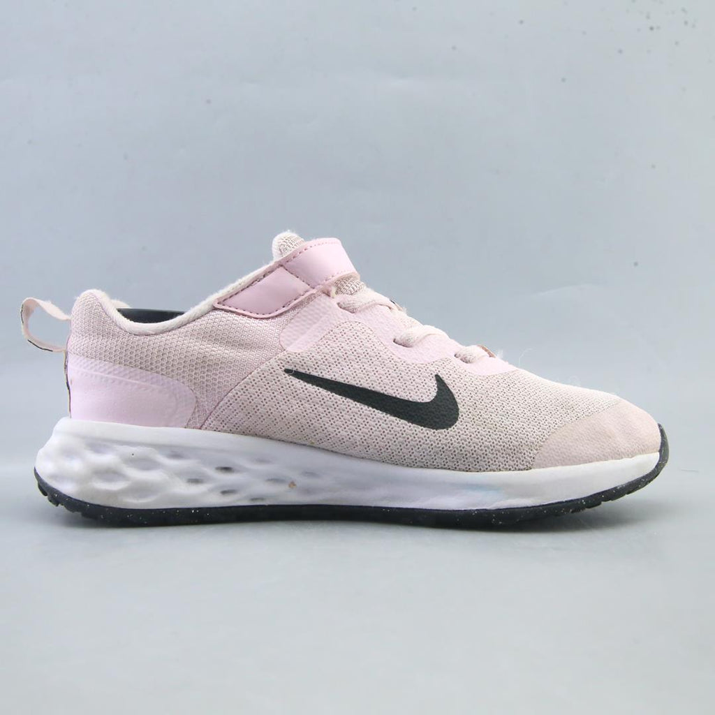 NIKE REVOLUTION 6
