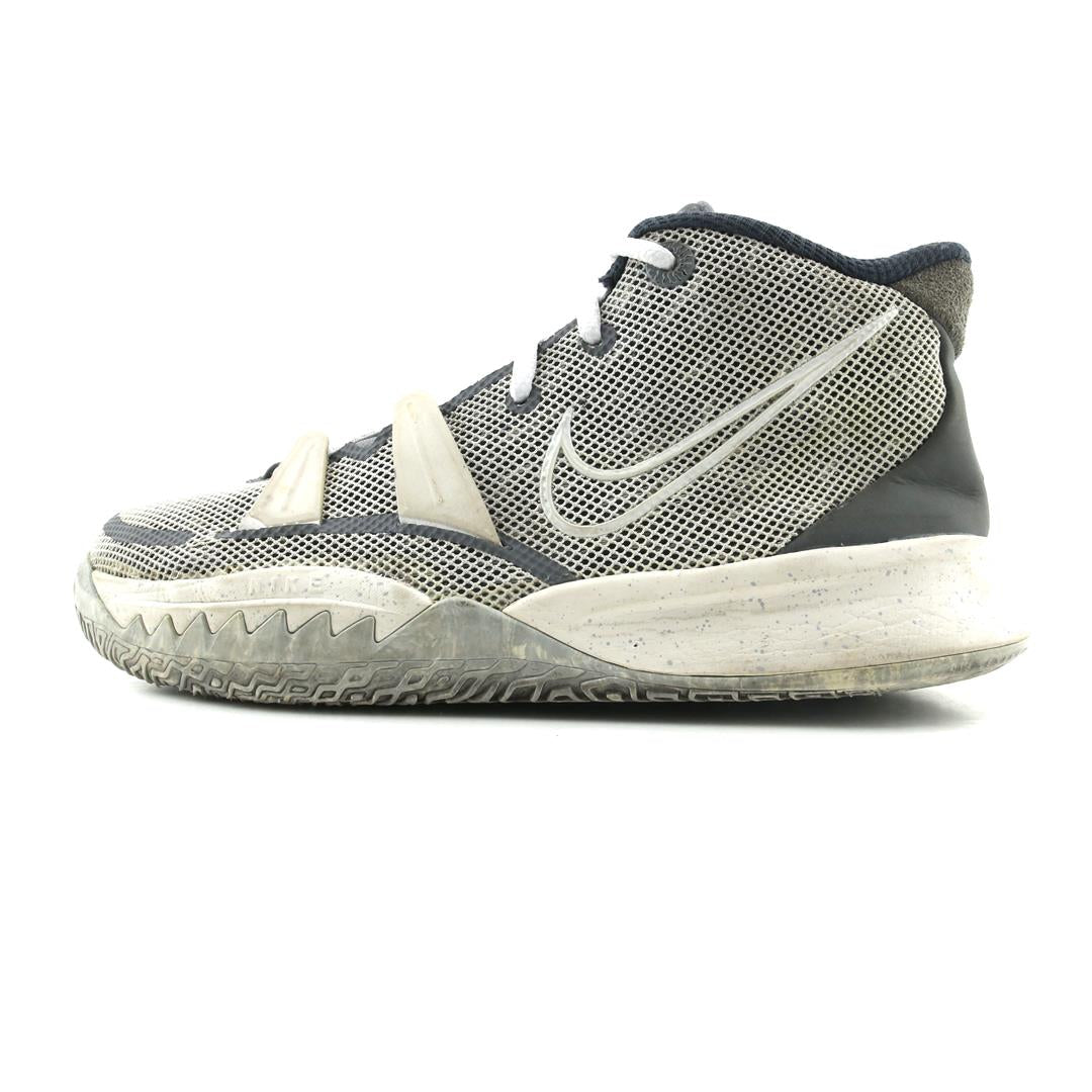 NIKE KYRIE 7