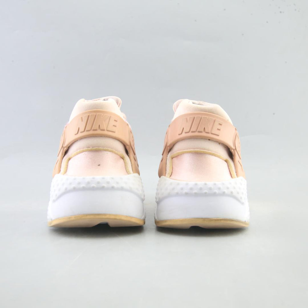 NIKE HUARACHE RUN SE