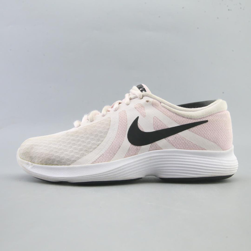 NIKE REVOLUTION 4