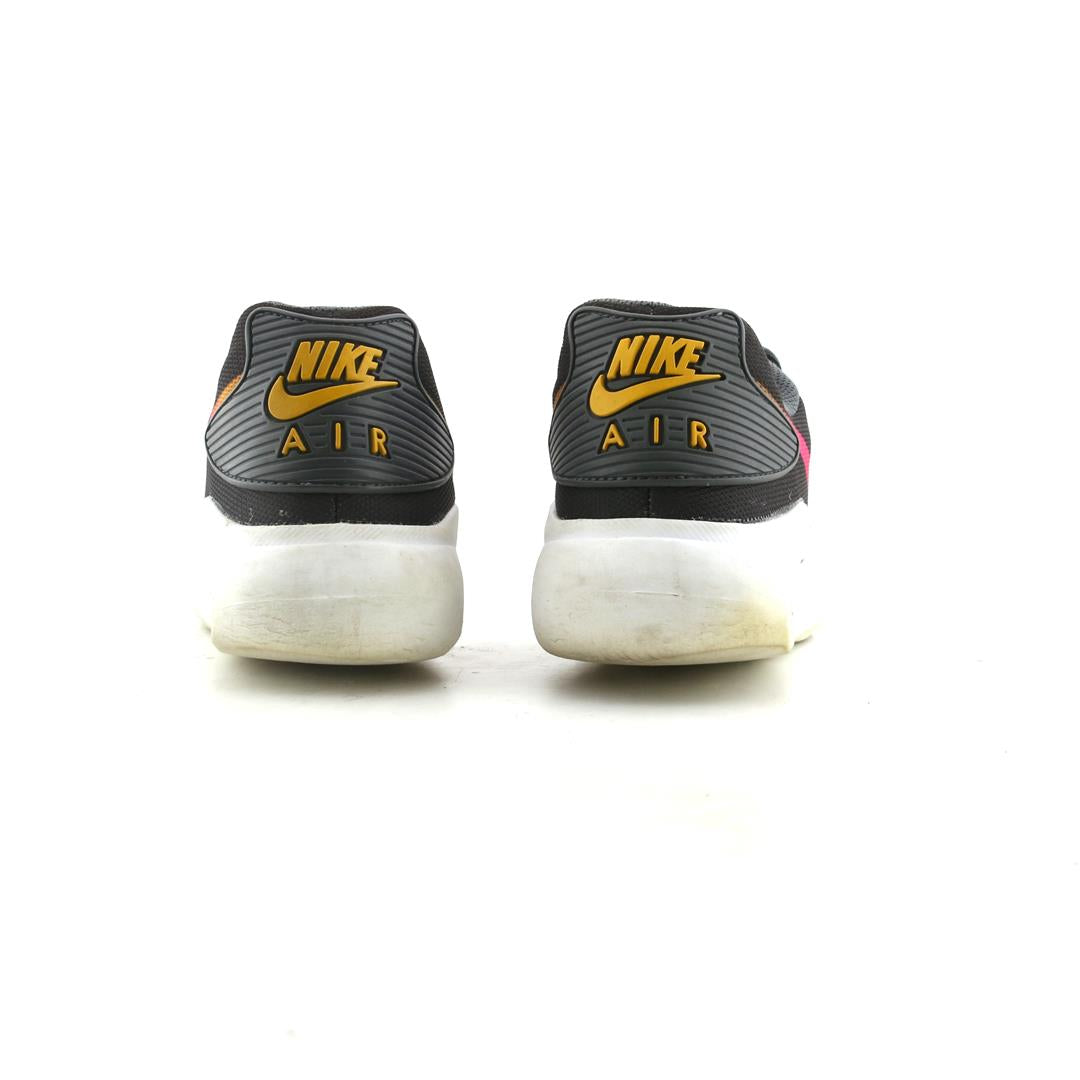 NIKE AIR MAX OKETO