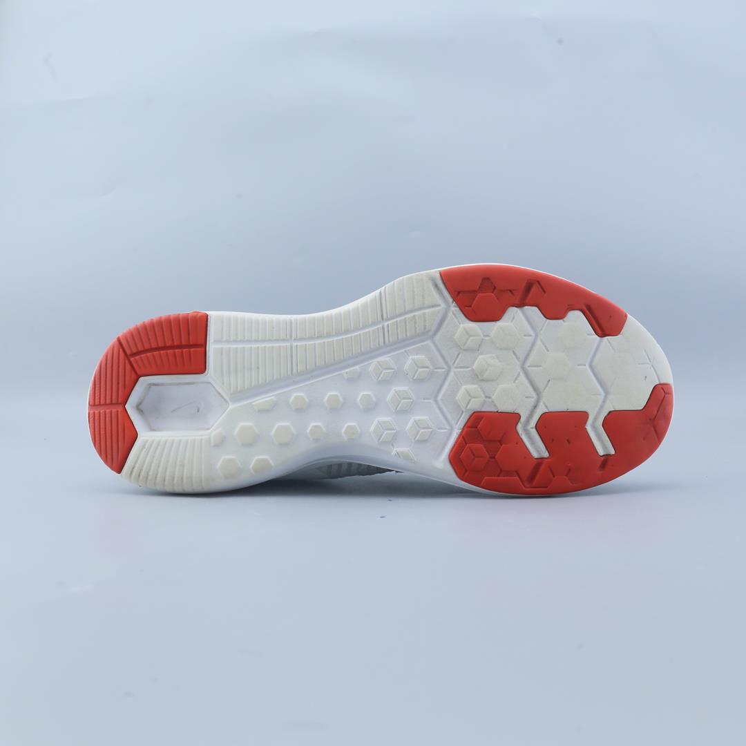 NIKE IN SEASON TR 8