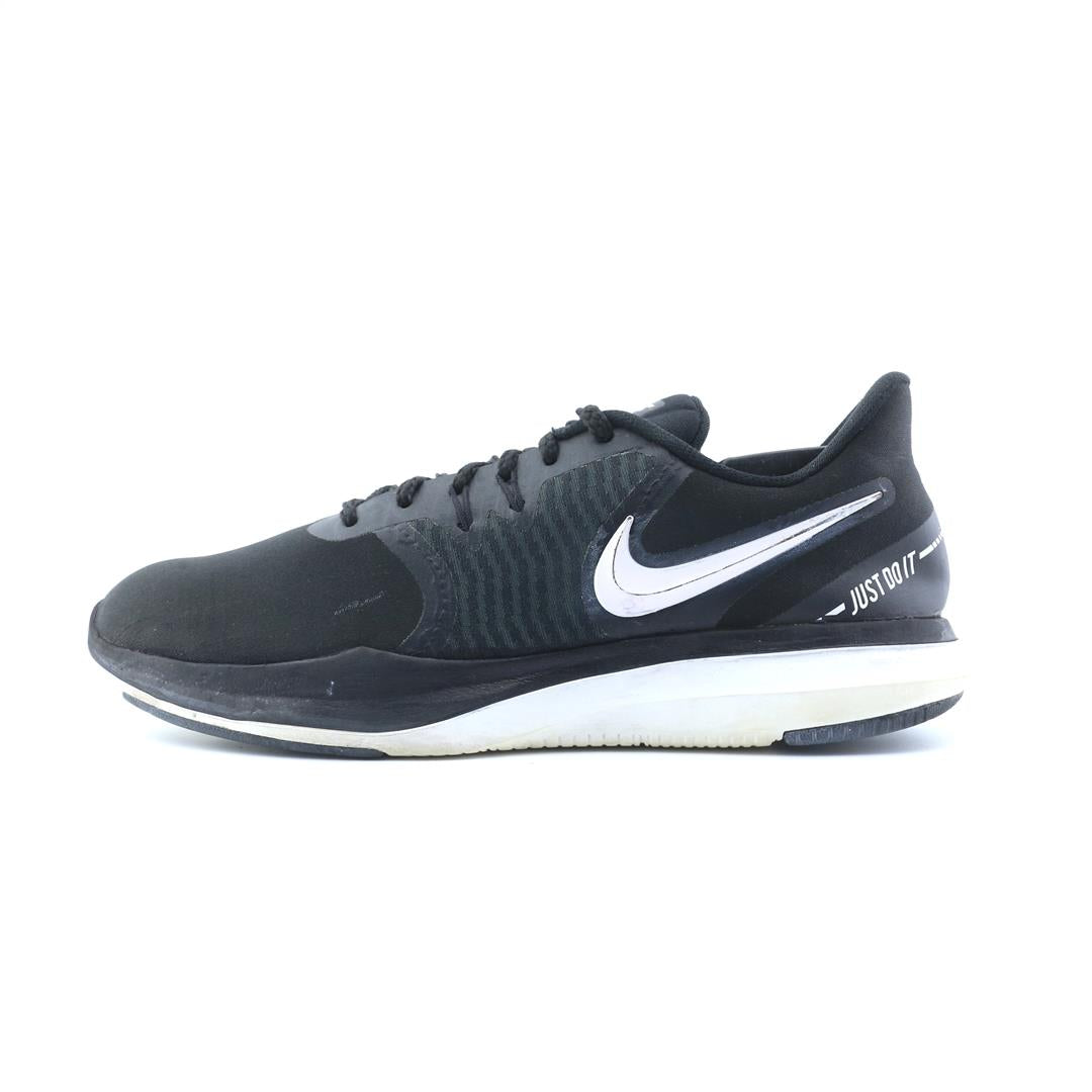 NIKE IN SEASON TR 8