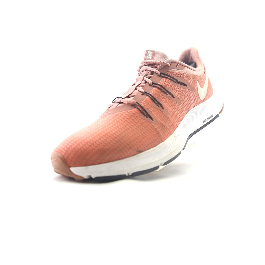 NIKE QUEST