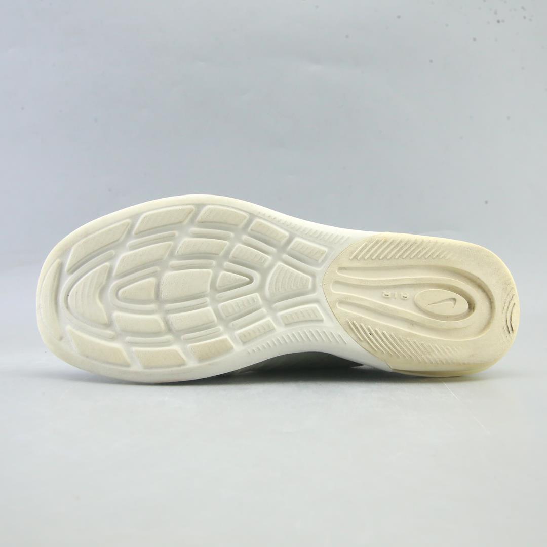 NIKE AIR MAX AXIS
