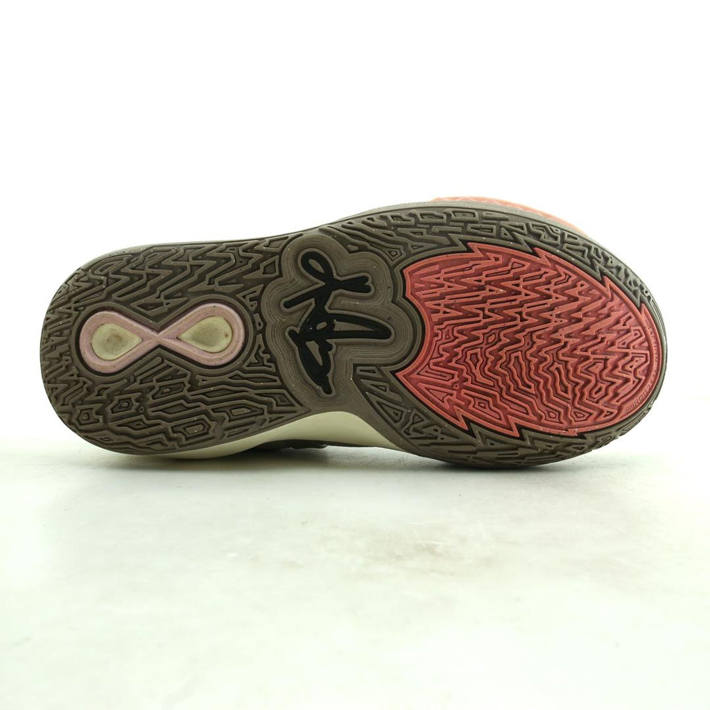 NIKE KYRIE INFINITY