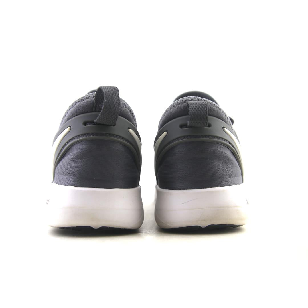NIKE FREE TR 7