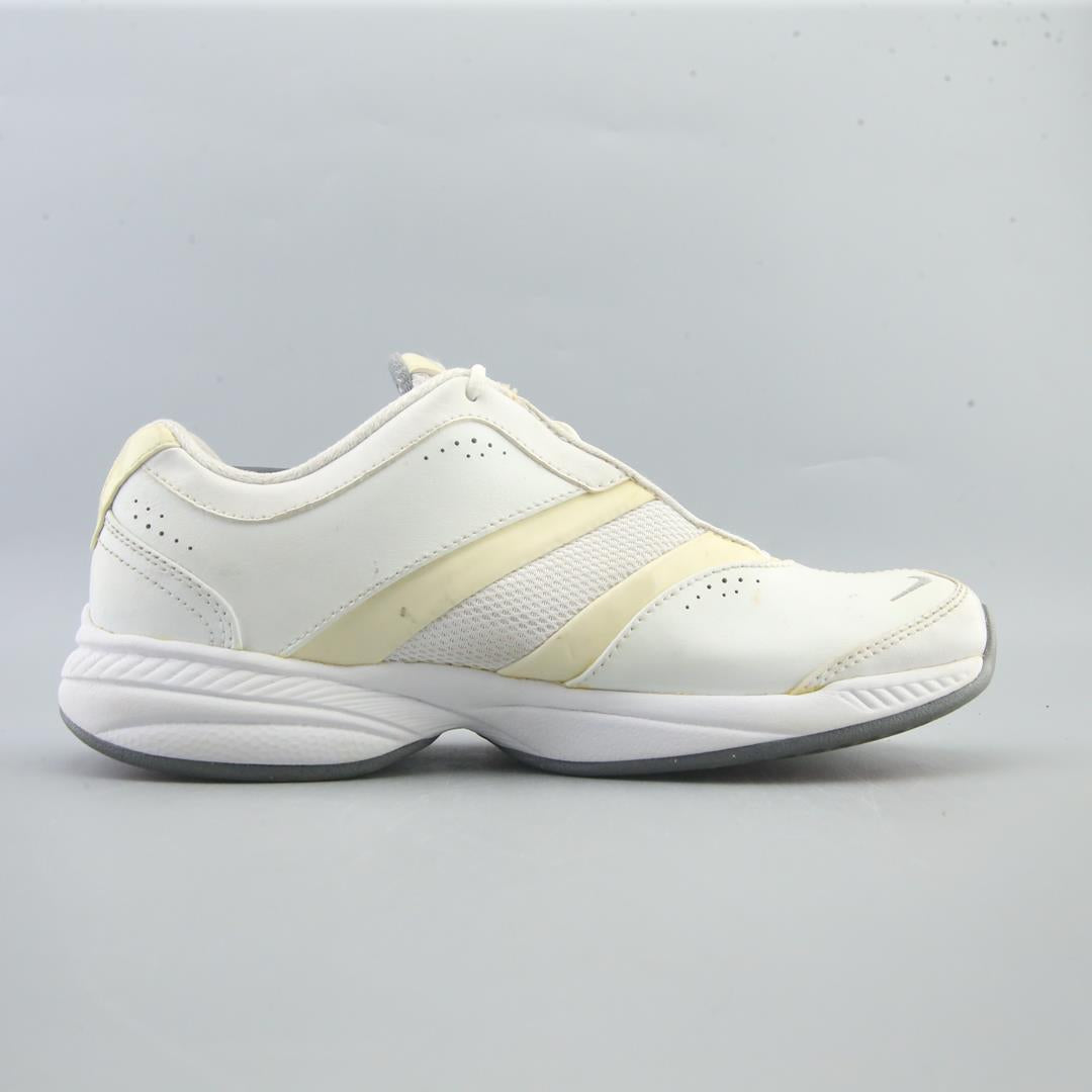 NIKE STEADY 7
