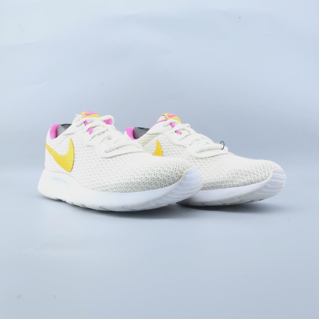 NIKE TANJUN