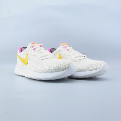 NIKE TANJUN