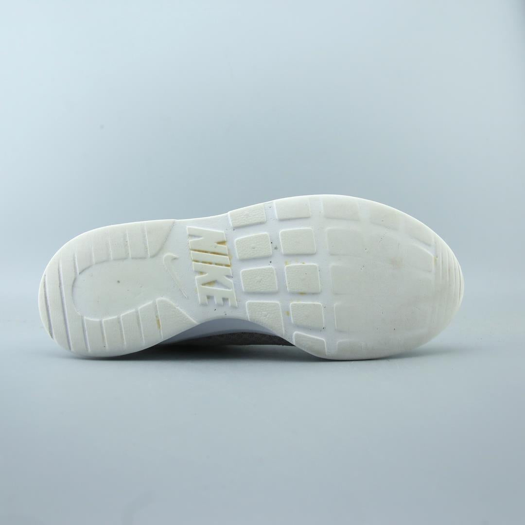 NIKE TANJUN