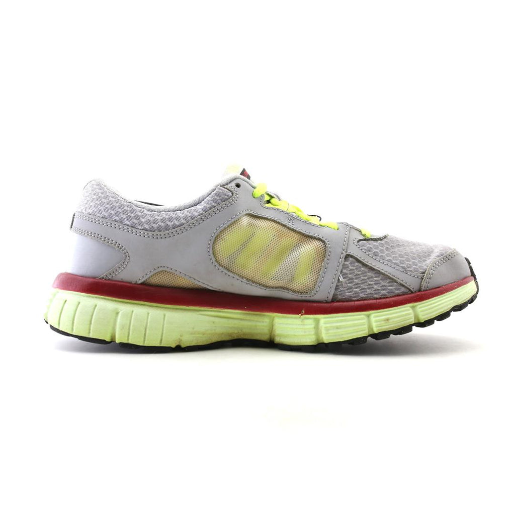 NIKE  DUAL FUSION ST 2