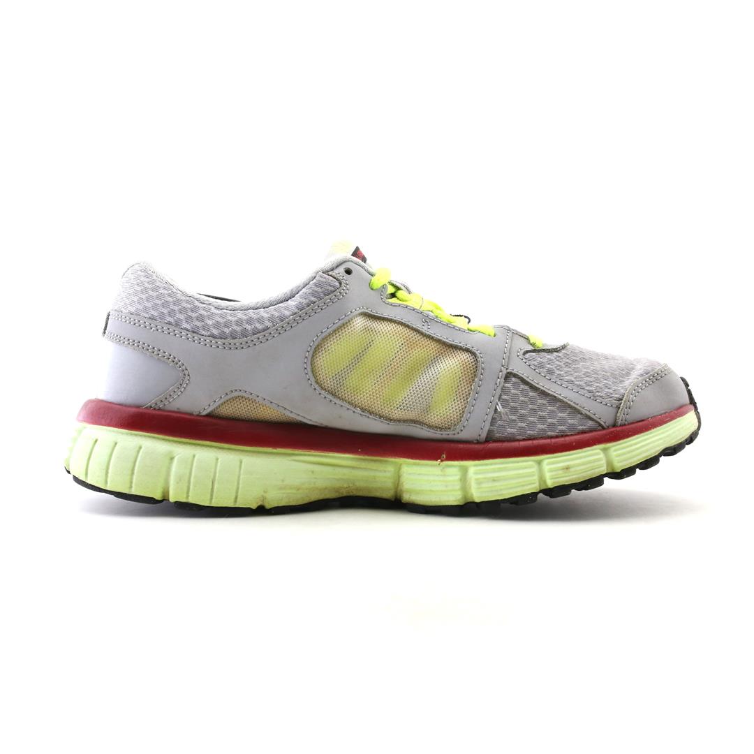 NIKE  DUAL FUSION ST 2