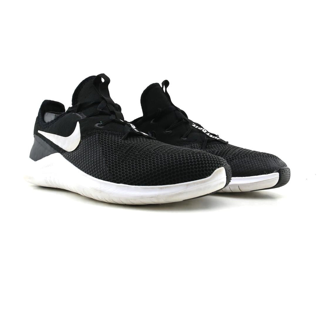 NIKE FREE TR 8
