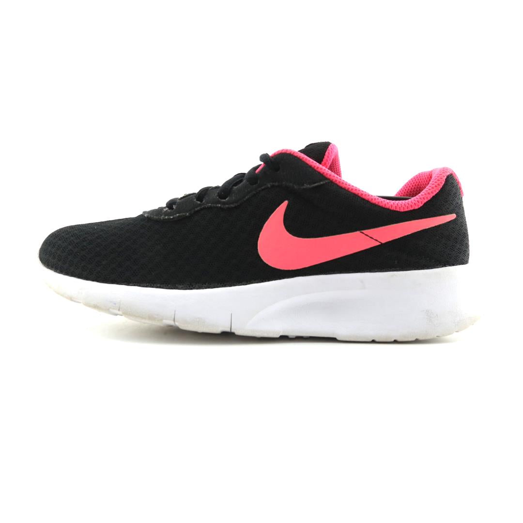 NIKE TANJUN