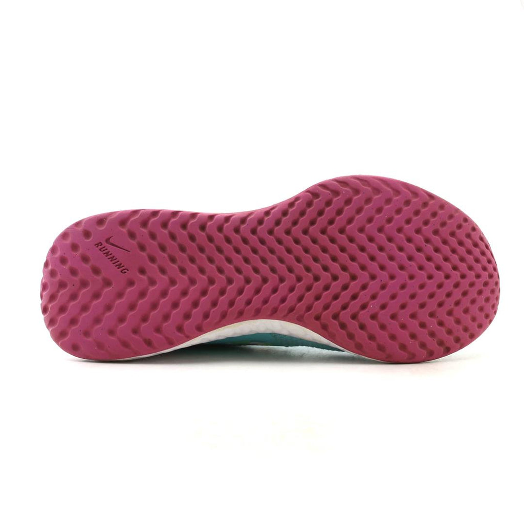 NIKE  REVOLUTION 5