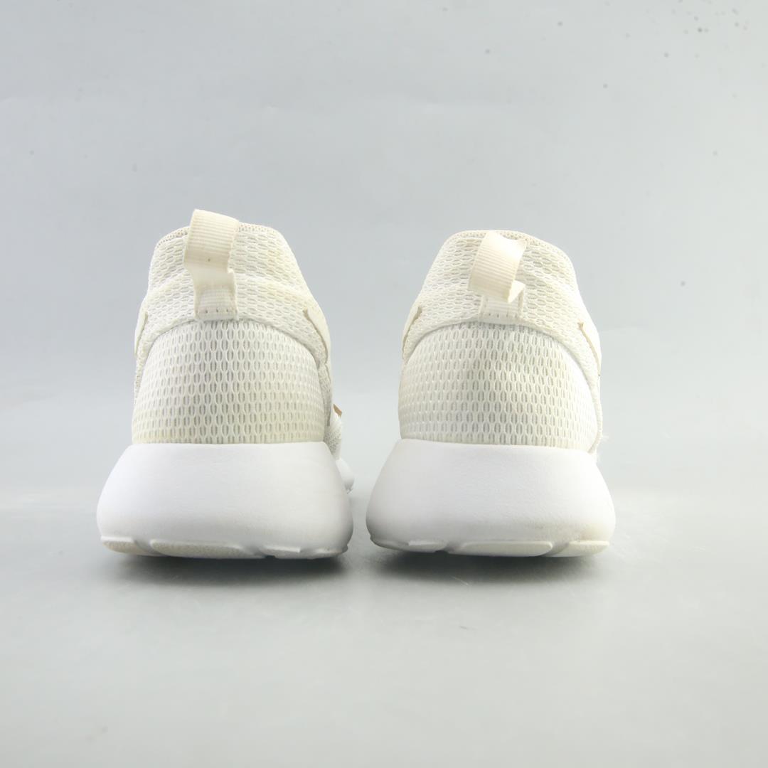 NIKE ROSHE ONE