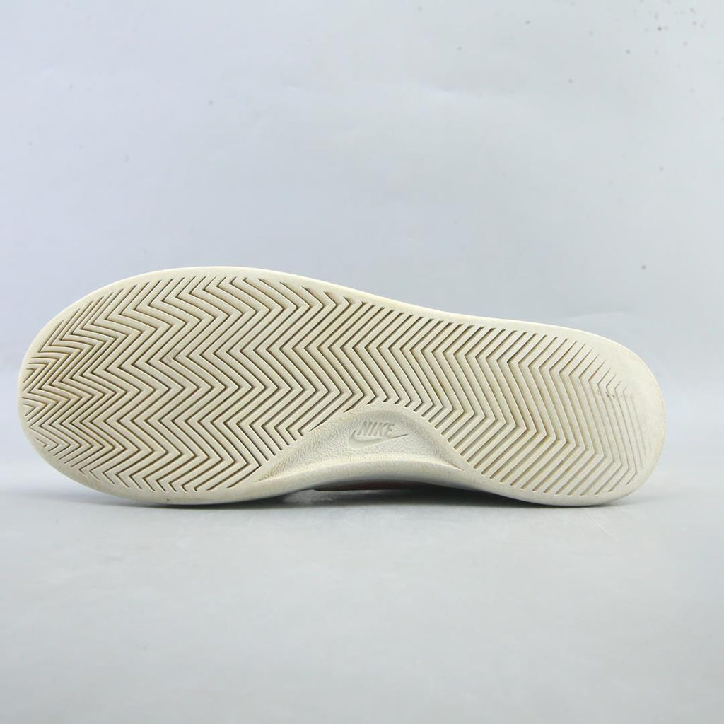 NIKE COURT ROYALE 2 MID