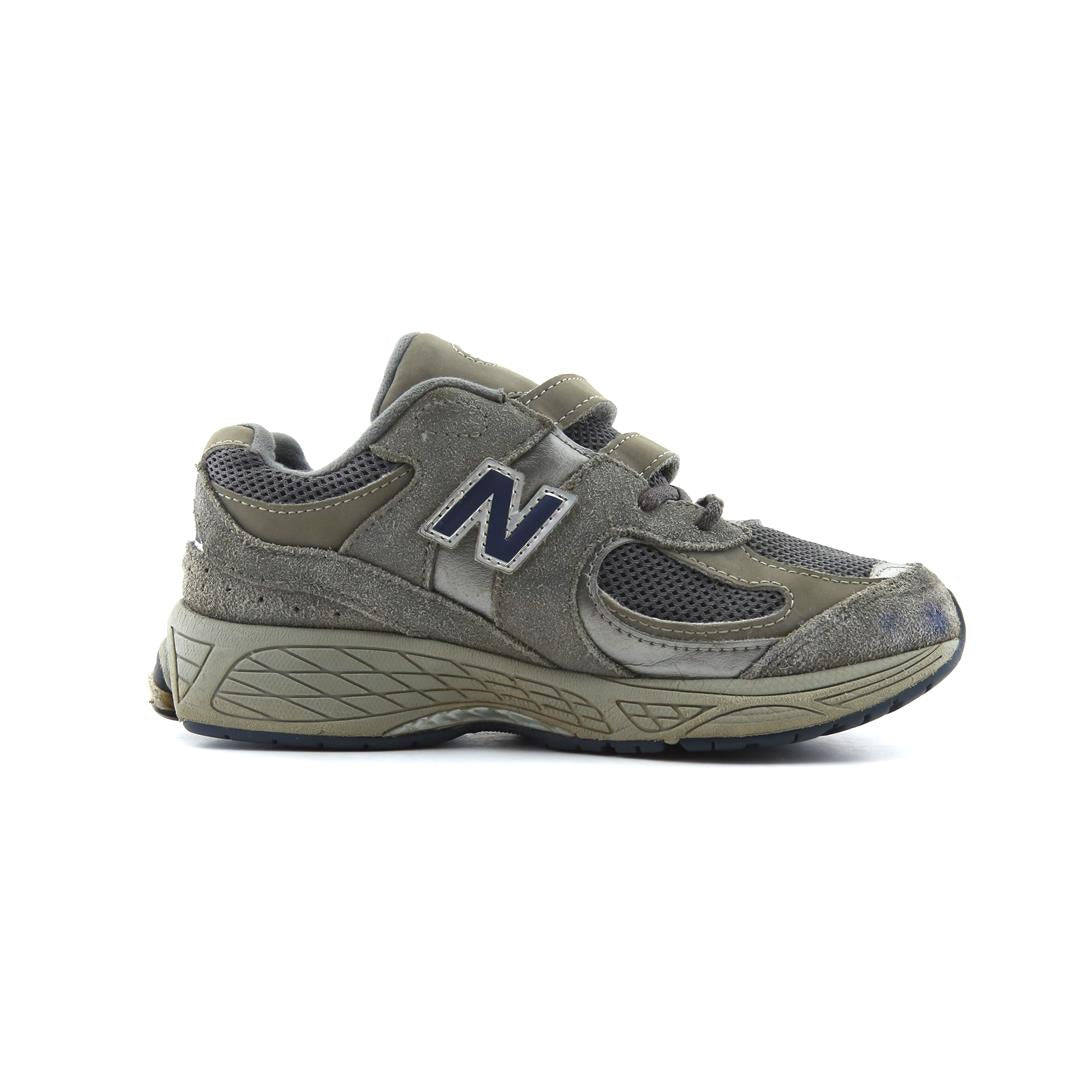 NEW BALANCE 2002R