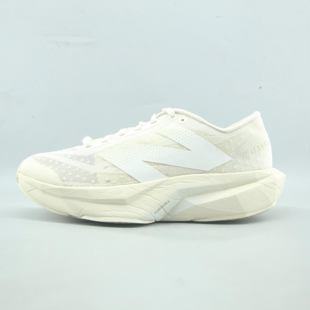 NEW BALANCE FUELCELL REBEL V4