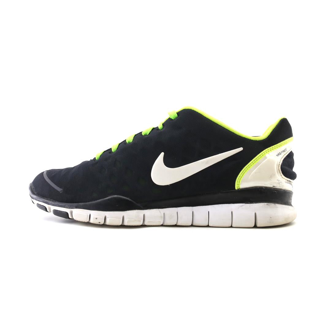 NIKE  FREE TR FIT