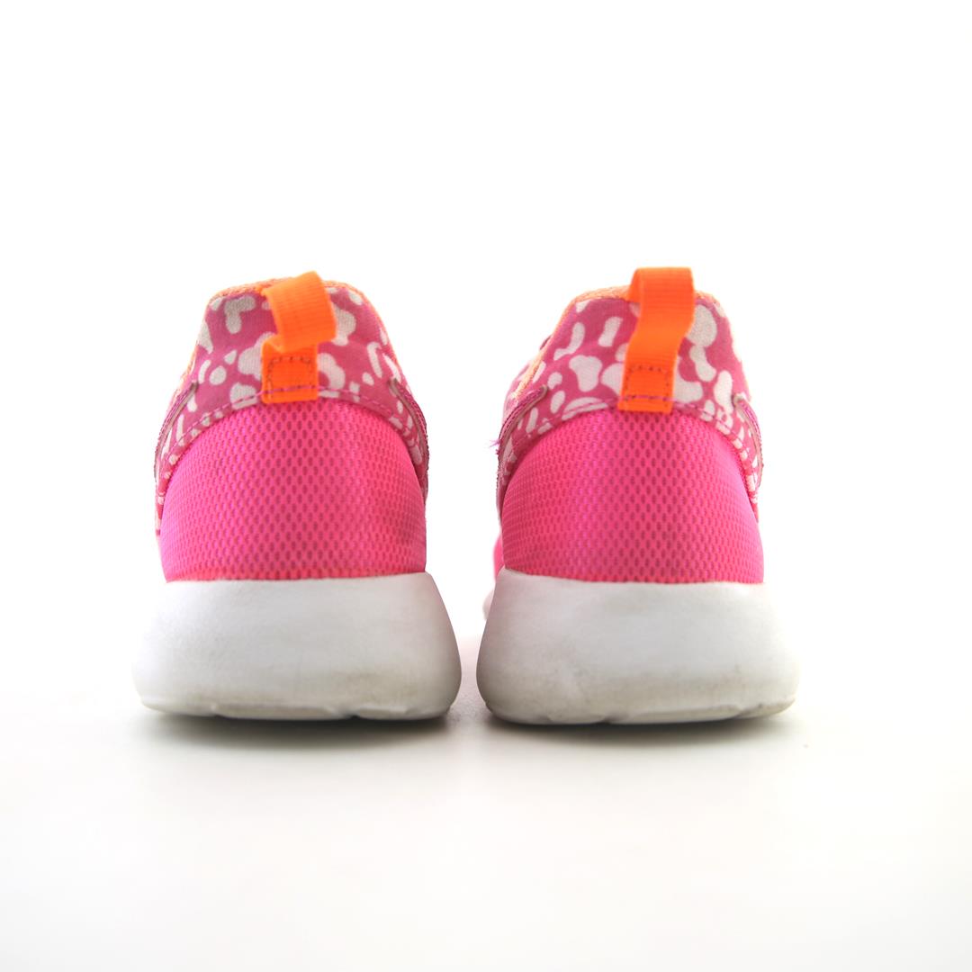 NIKE ROSHE ONE