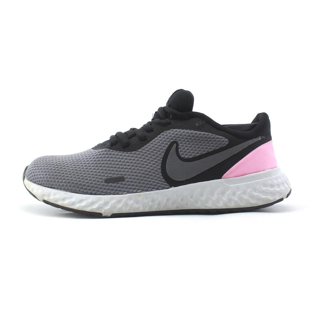 NIKE REVOLUTION 5