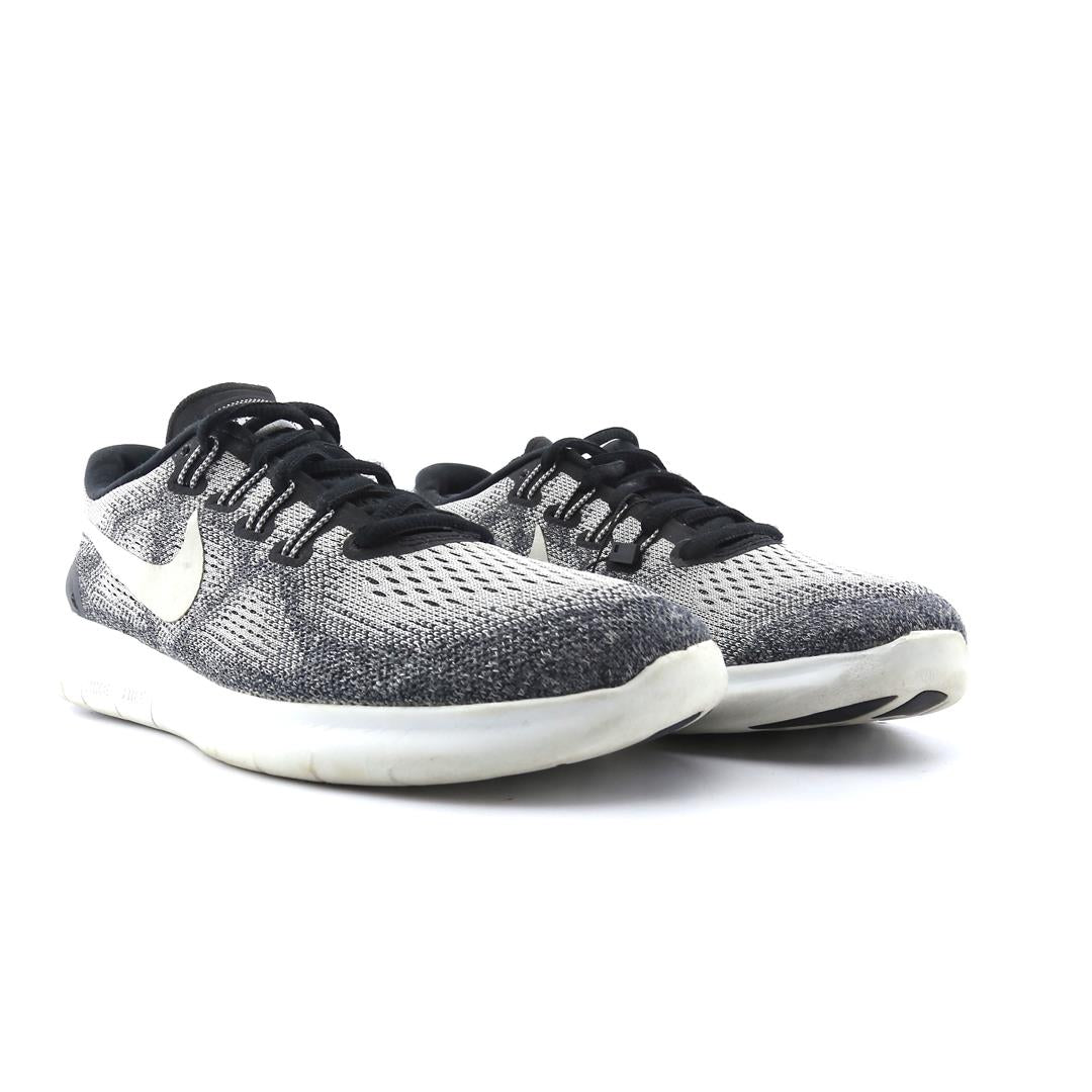 NIKE FREE RN