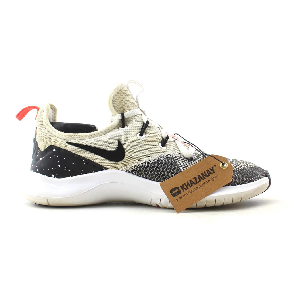 NIKE  FREE TR 8