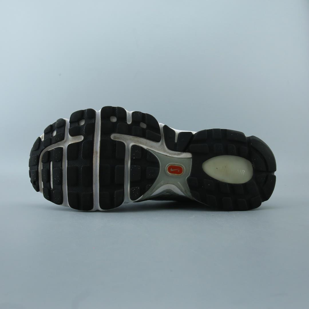 NIKE AIR MAX MOTO 9