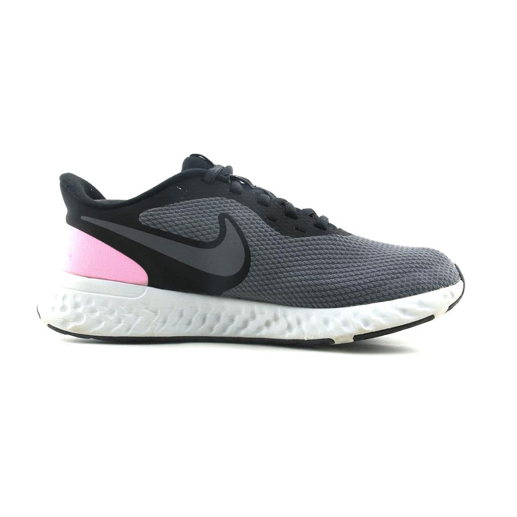 NIKE REVOLUTION 5