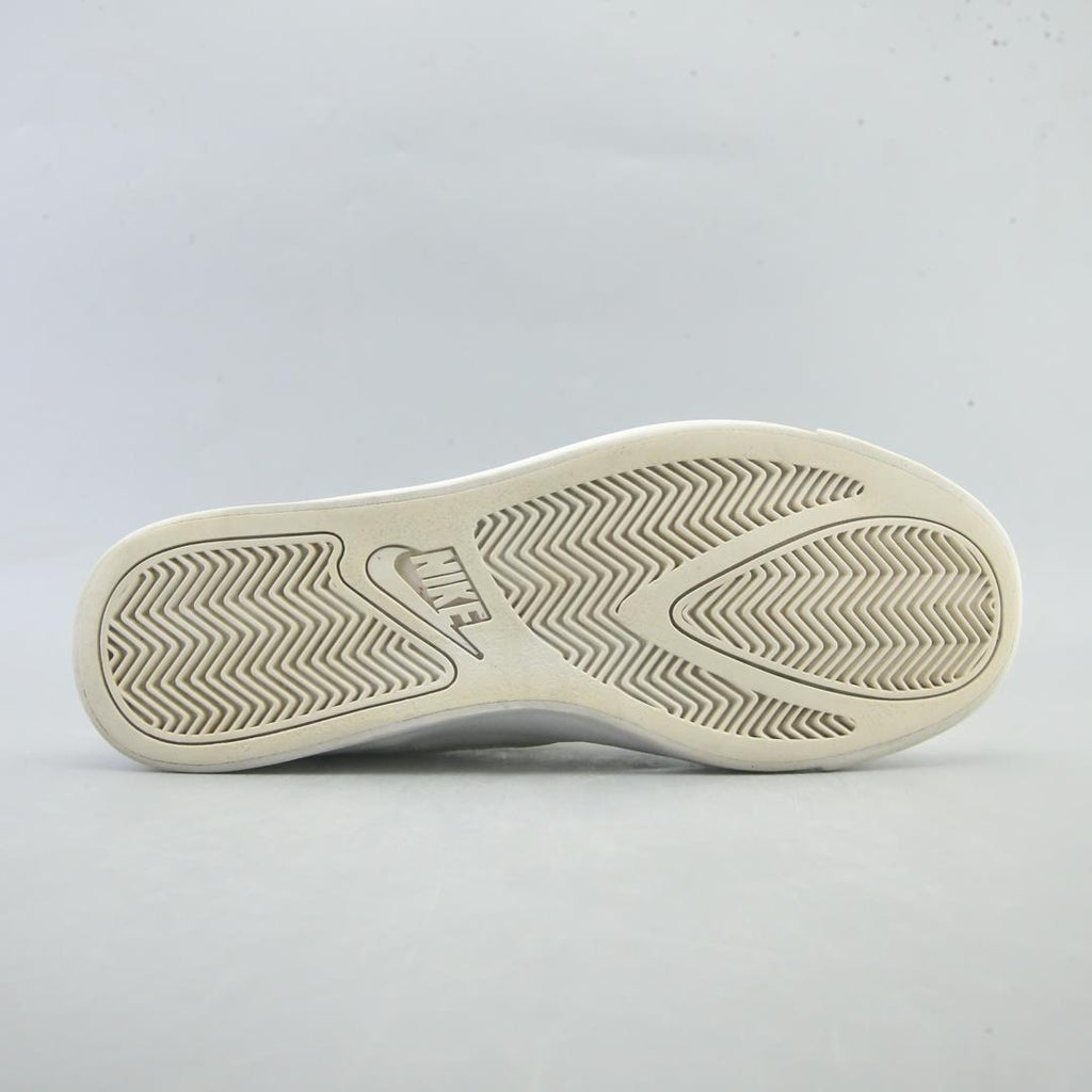 NIKE COURT ROYALE