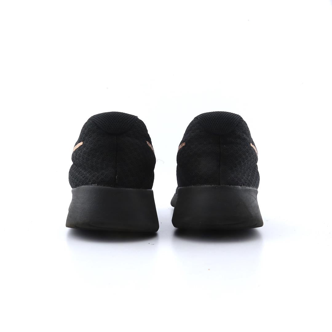 NIKE TANJUN