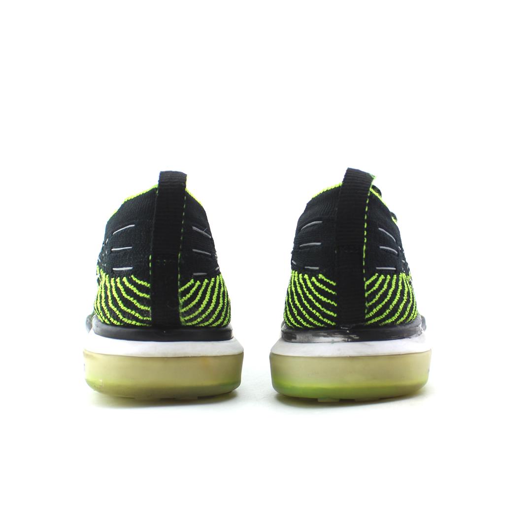 NIKE  AIR ZOOM FEARLESS FLYKNIT
