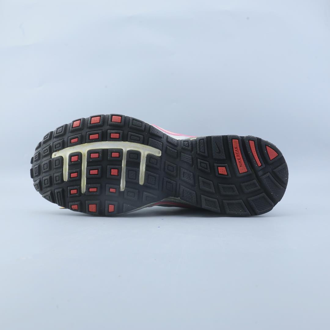NIKE  REAX RUN 5
