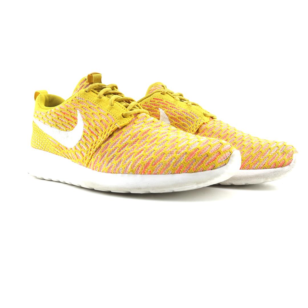 NIKE ROSHE RUN FLYKNIT