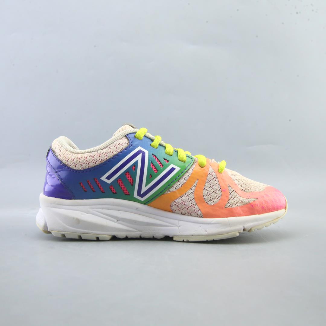 NEW BALANCE 200