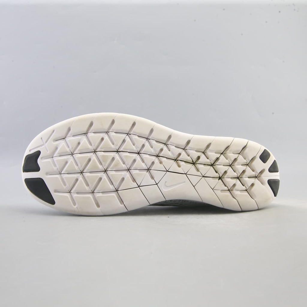 NIKE FREE RN