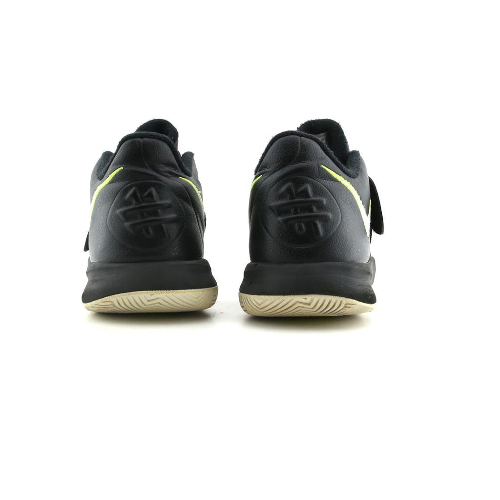 NIKE  KYRIE FLYTRAP 3