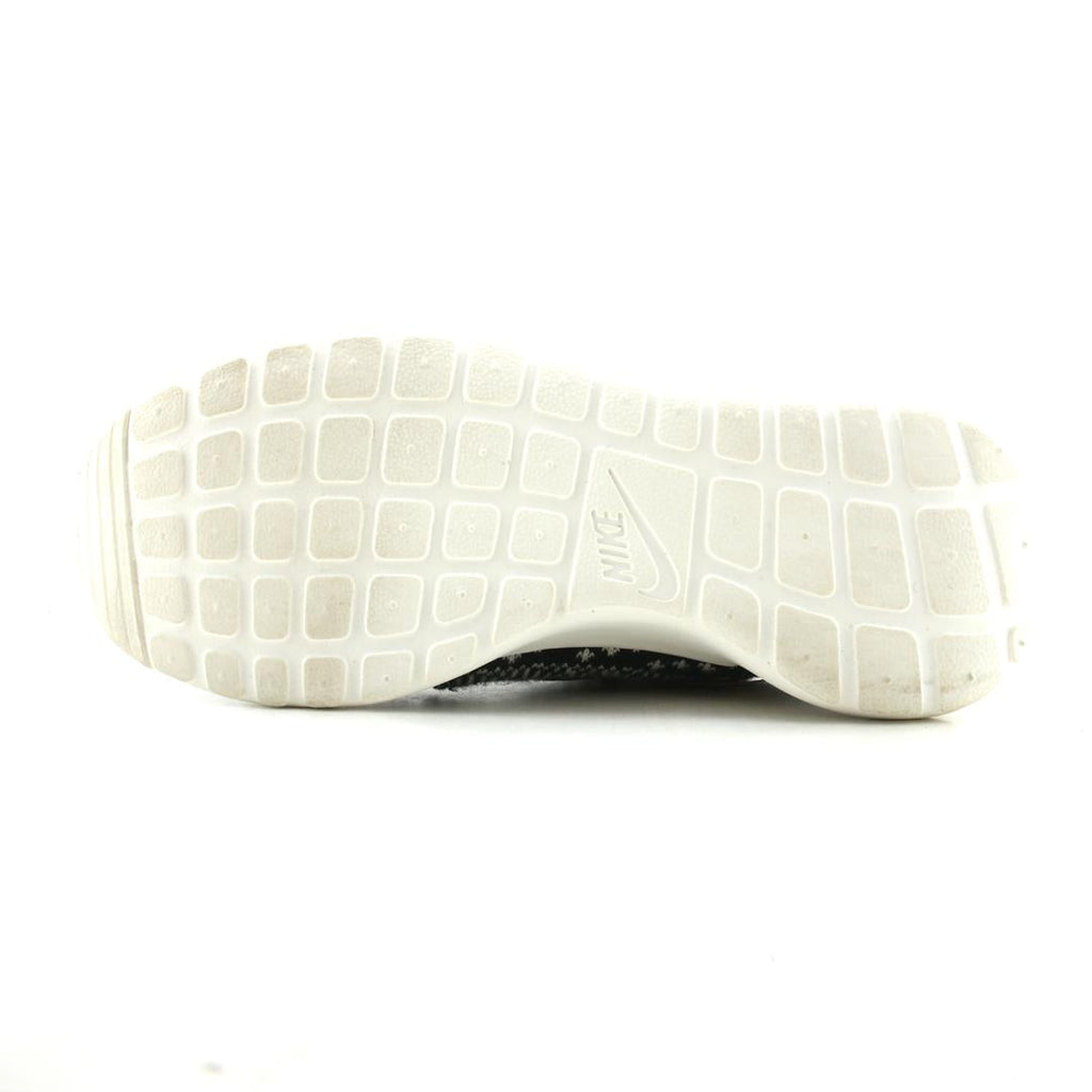 NIKE ROSHE ONE