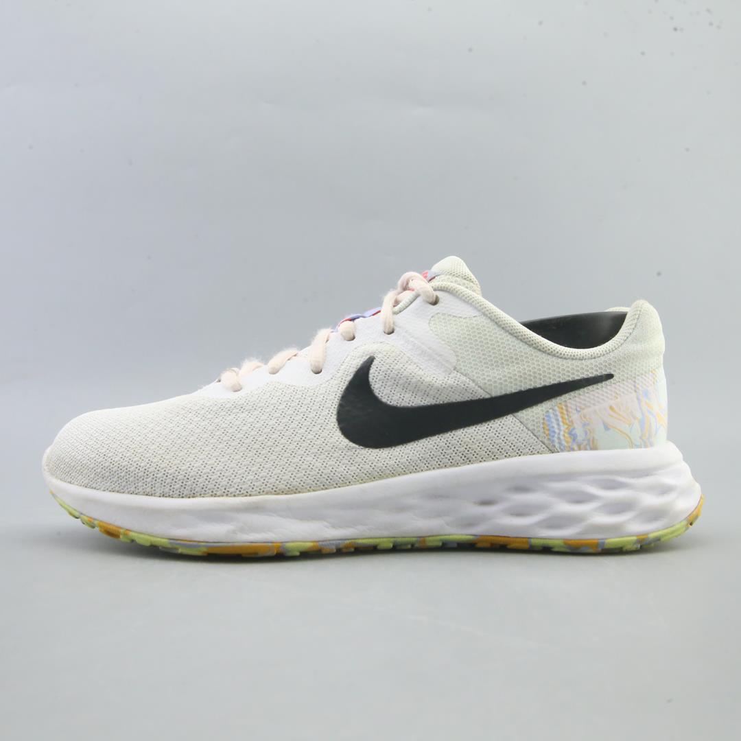 NIKE REVOLUTION 6