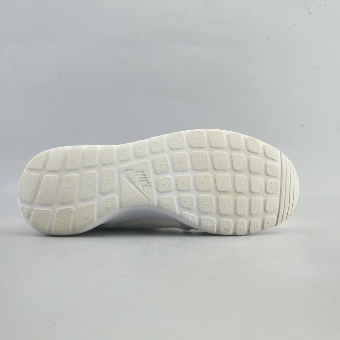 NIKE ROSHE ONE