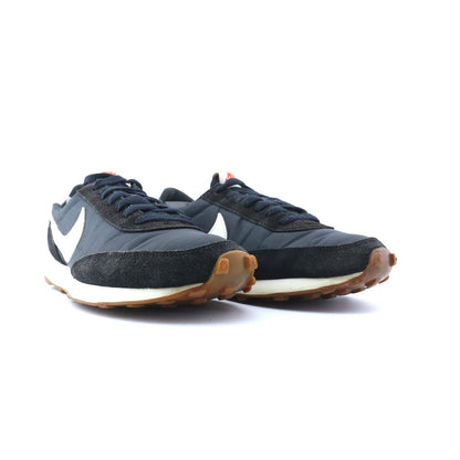 NIKE DAYBREAK