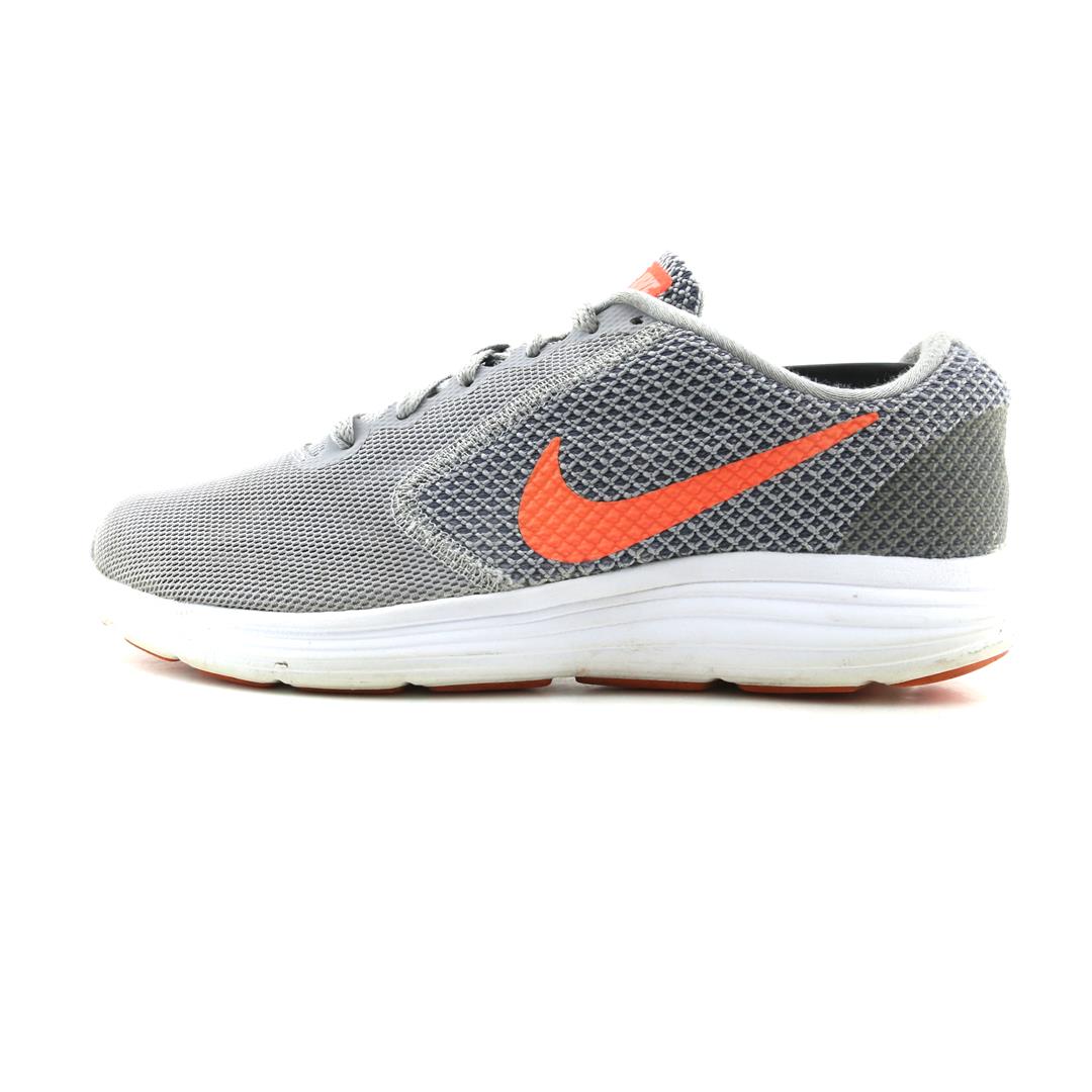 NIKE REVOLUTION 3