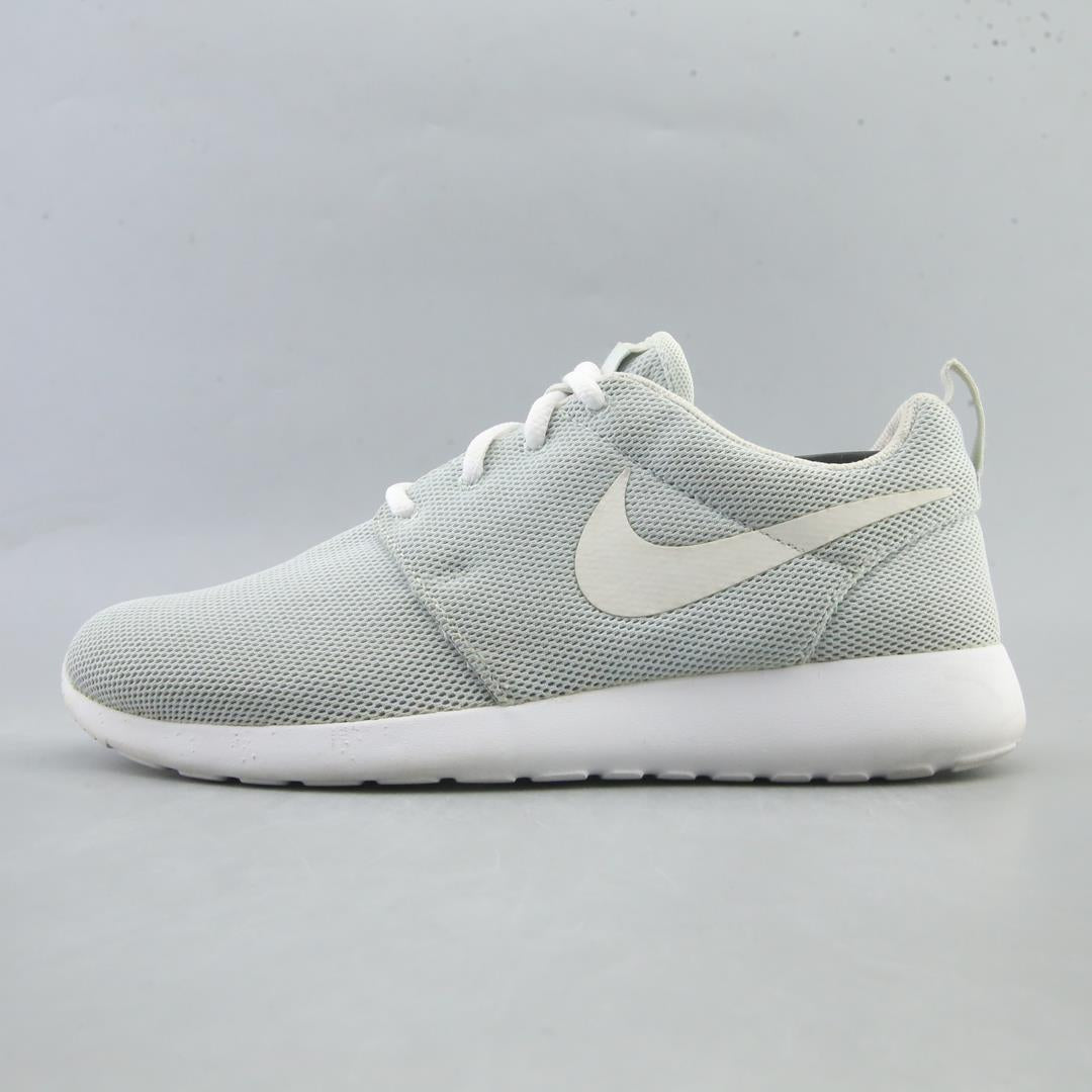 NIKE ROSHE ONE