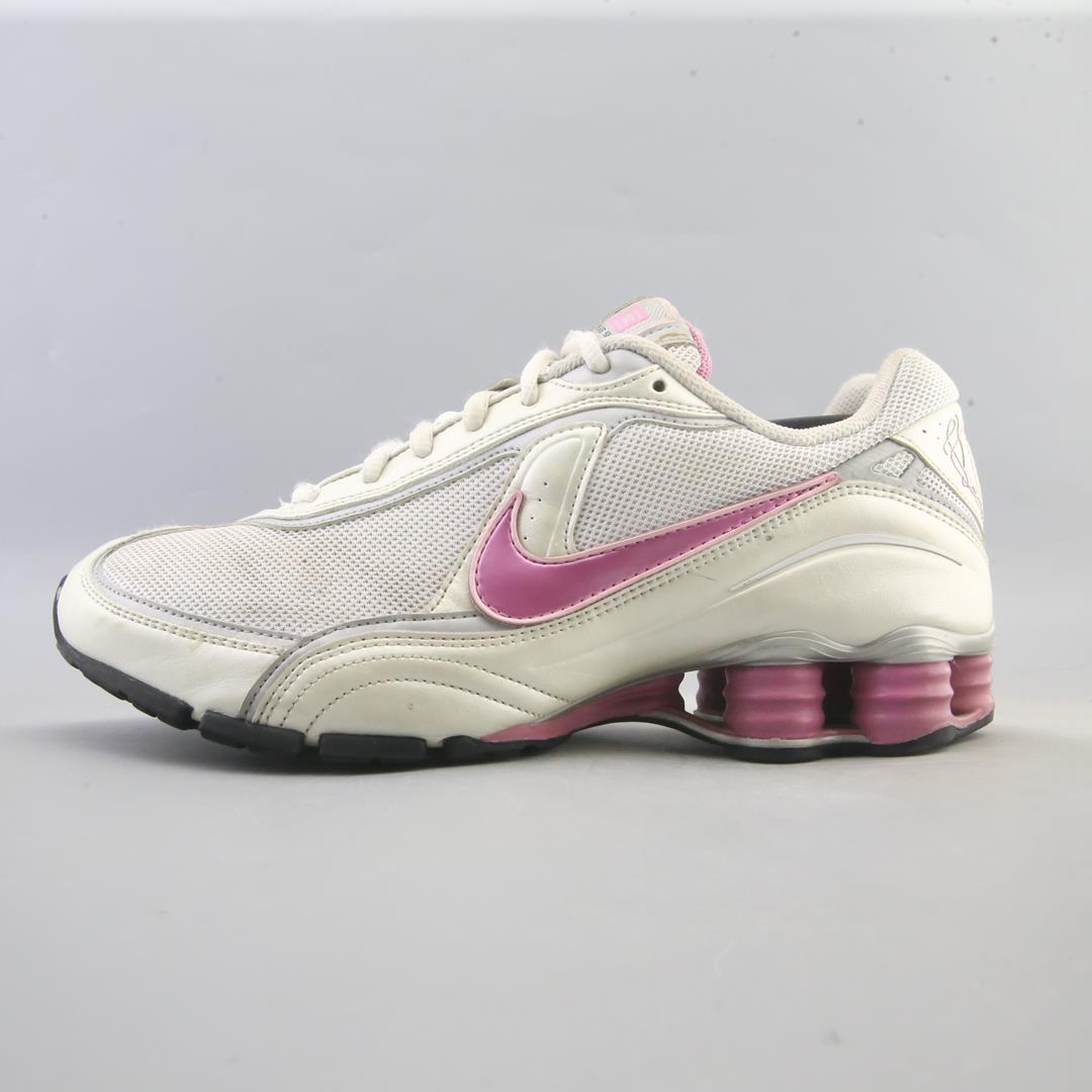 NIKE SHOX